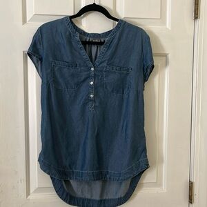 Soho denim top. 100% Lyocell So Soft. Size M